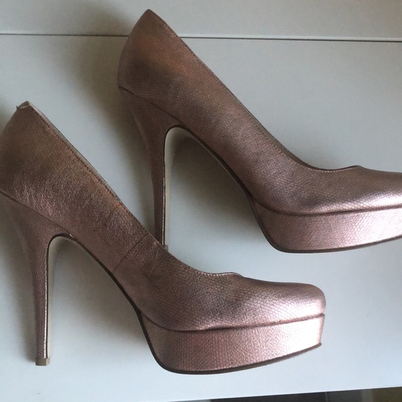 Rose Gold Enzo Angiolini pumps - Picture 5 of 7